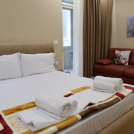 Kristi Apartments 03 티라나 외부 사진